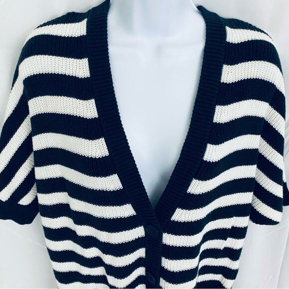 CAbi Oversized Knit Short Sleeve Cardigan Size Small - Picture 2 of 9